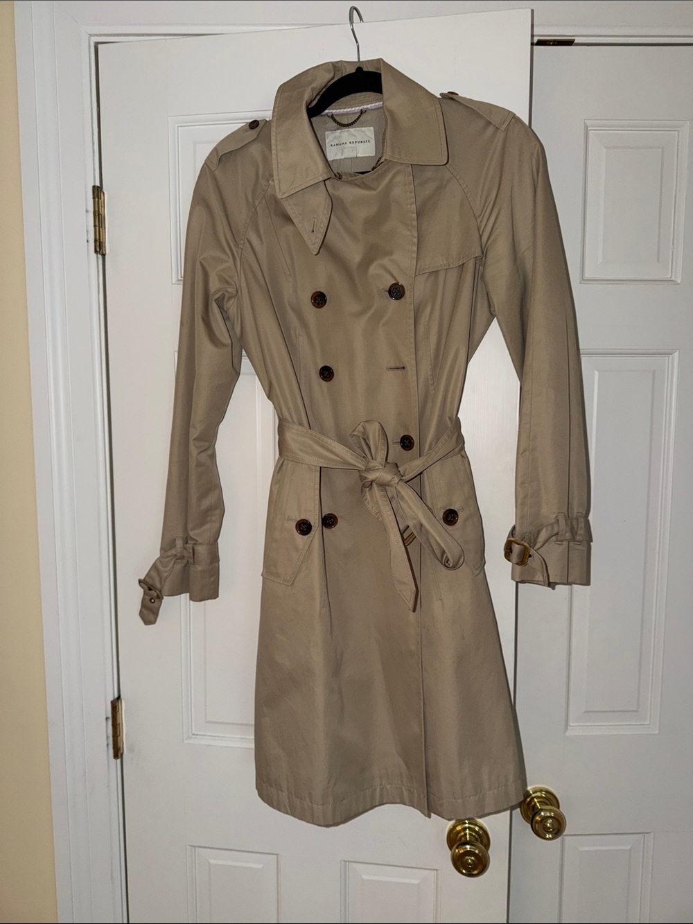 Banana Republic Classic Women's Beige Trench Coat - Timeless Style